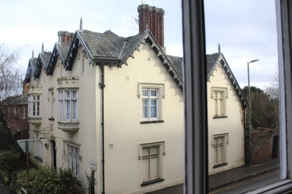 Medieval Roots And Harry Potter Townhouse - Hiking Near Ludlow Leominster Zewnętrze zdjęcie