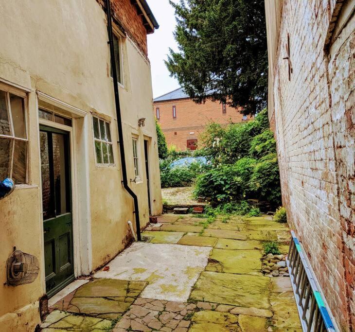 Medieval Roots And Harry Potter Townhouse - Hiking Near Ludlow Leominster Zewnętrze zdjęcie